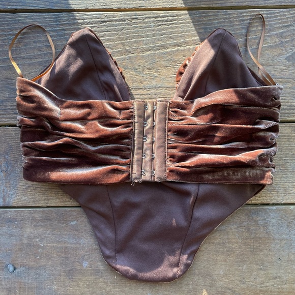 Cropped V-Cut Bustier - Rust colour - Picture 3 of 6